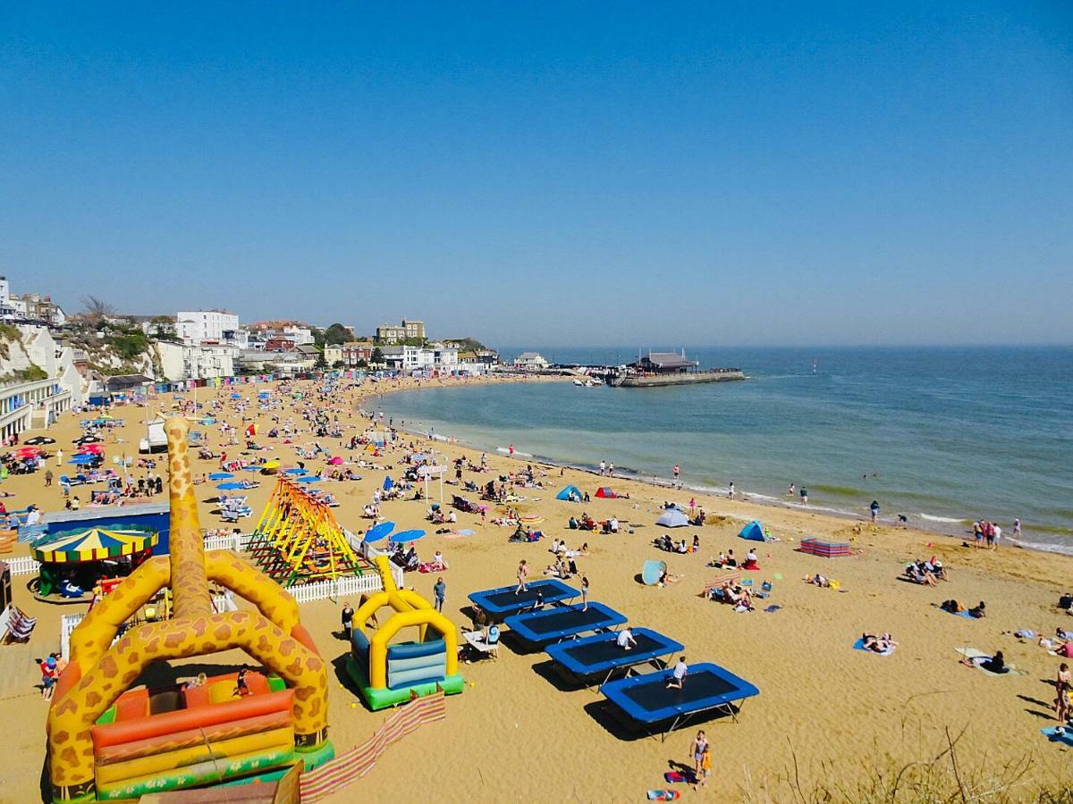 Beach Retreat Бродстейрс Экстерьер фото